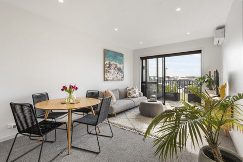13/1 Genevieve Lane, Hobsonville, Auckland