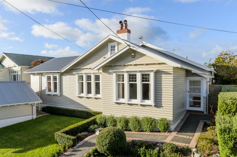 11 Donald Crescent, Karori, Wellington