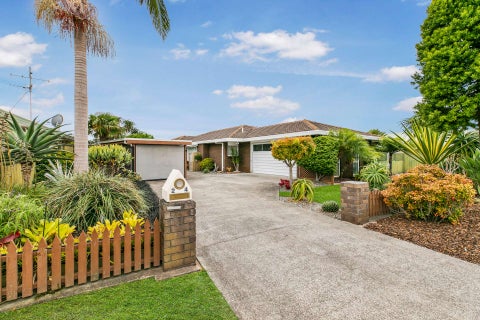 24 Pacific View Road, Papamoa Beach, Papamoa