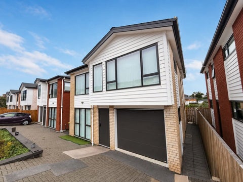 5/12 Bangla Place, Massey, Auckland