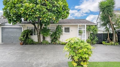 8/17 Swanson Road, Henderson, Auckland