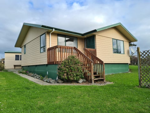 6 Ash Grove, Maungaturoto