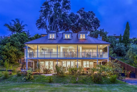 48A Waterview Road, Stanley Point, Auckland