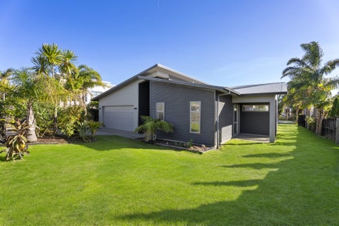 48 Columbia Crescent, Beachlands, Auckland