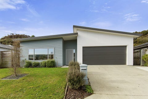 7 Barry Groucott Grove, Wainuiomata, Lower Hutt
