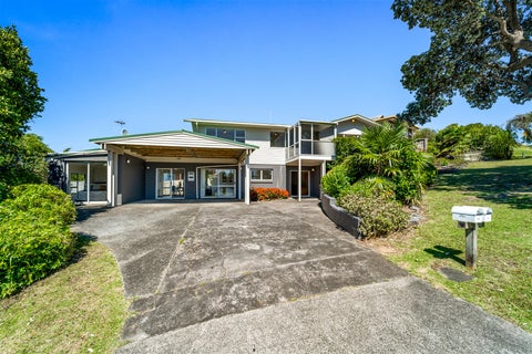 10 Helvetia Drive, Browns Bay, Auckland