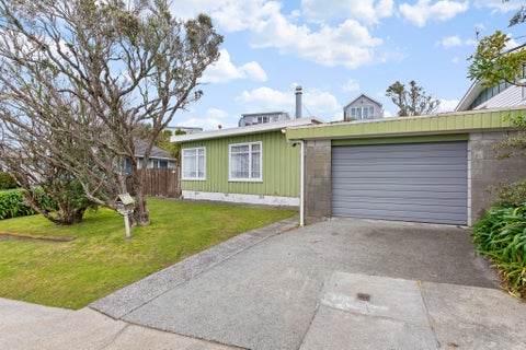 41 Somes Crescent, Newlands, Wellington