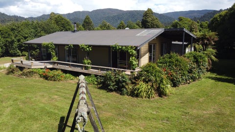 63 Stewart Street, Ross