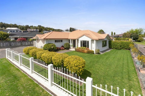 2 Fairview Terrace, Waipahihi, Taupo