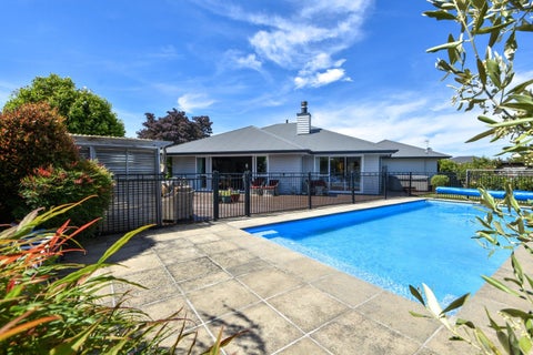 5 Warrington Court, Carterton
