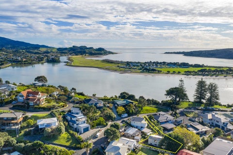6 Helen Place, Raglan, Raglan
