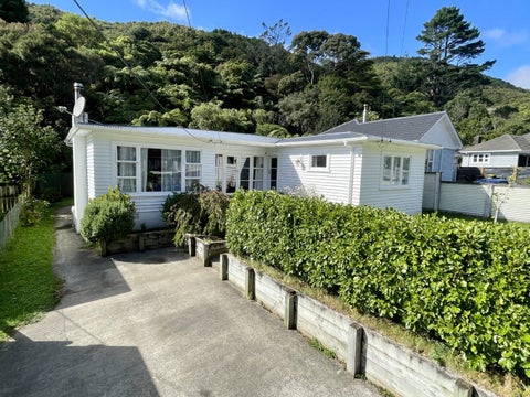 31 Sunny Grove, Wainuiomata, Lower Hutt