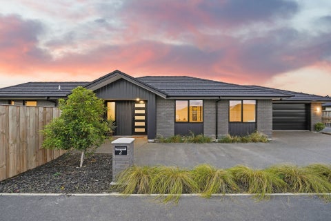 2 Earl Way, Amberley, Amberley
