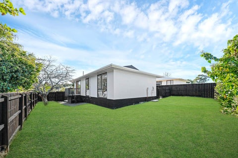 2/88 Parrs Cross Road, Henderson, Auckland