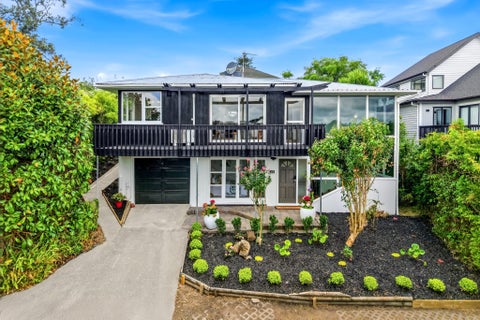 2/52 Glencoe Road, Browns Bay, Auckland