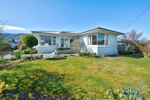 24 Durham Street, Tapanui