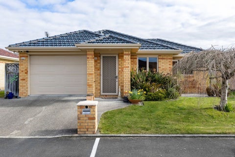 24 Sovereign Isle Lane, Rototuna, Hamilton
