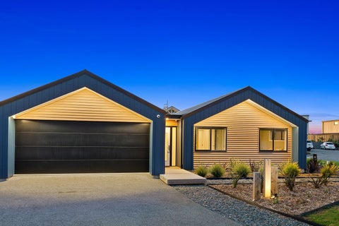 1 Arapipi Way, Peka Peka, Waikanae