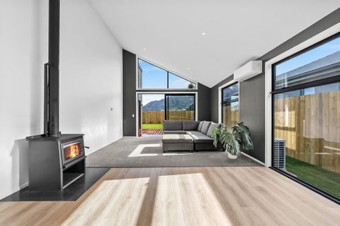 36 Gillespie Street, LAKE HAWEA