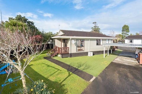 2/208 Waitemata Drive, Ranui, Auckland