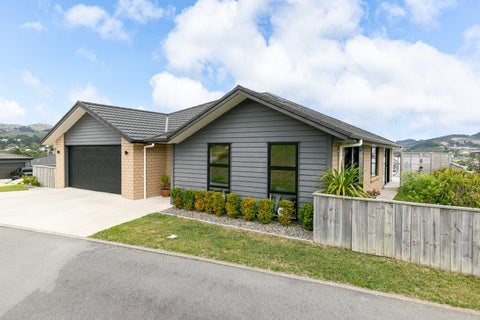 149 John Burke DR, Aotea, PORIRUA
