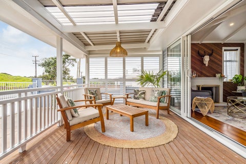 17 Mountain Road, Mangere Bridge, Auckland