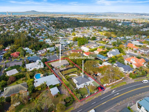 133 Glenfield Road, Hillcrest, Auckland