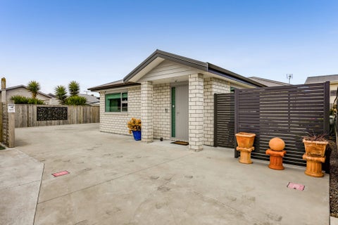12A Morrissey Street, Hawera