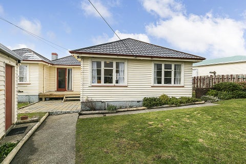 18 Ruskin Road, Newlands, Wellington