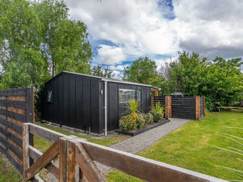 2 Daniel Street, Martinborough