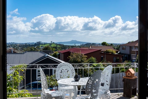 65A Bradbury Road, Botany Downs, Auckland