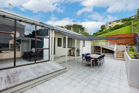 84 Fyvie Avenue, Tawa, Wellington
