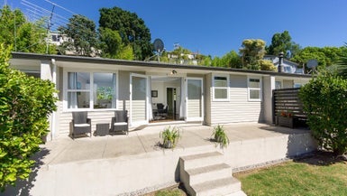2/39 St Peters Street, Northcote, Auckland