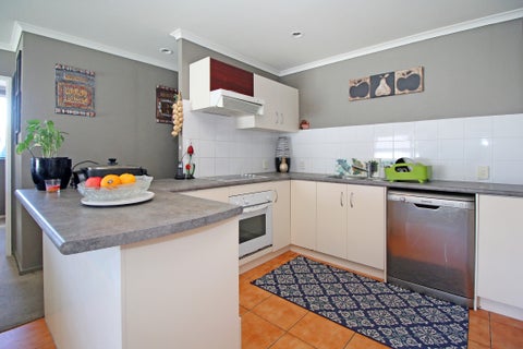 122 Naylors Drive, Mangere, Auckland