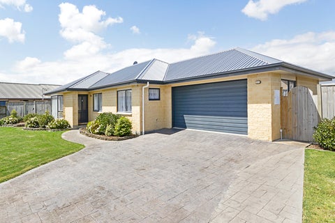 98 Rhodes Drive, Kelvin Grove, Palmerston North