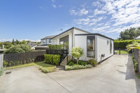 18D Torrington crescent, Glen Innes, Auckland