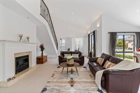 35 Bridgefield Crescent, Flat Bush, Auckland