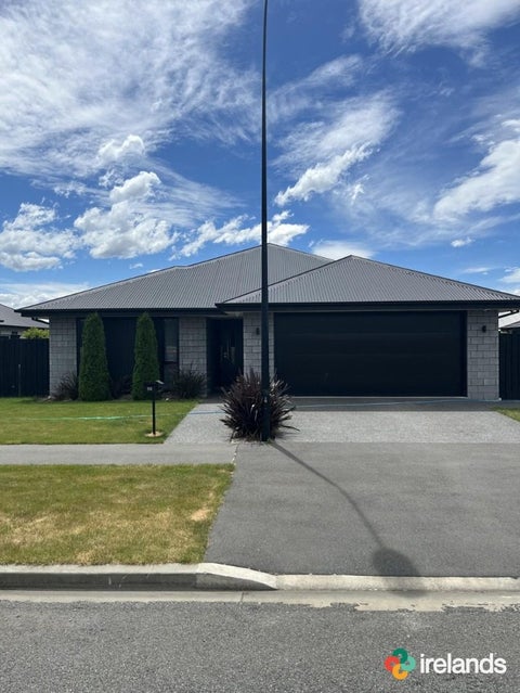56 Petries Road, Woodend, Woodend