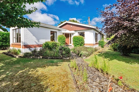 18 Black Road, Otatara