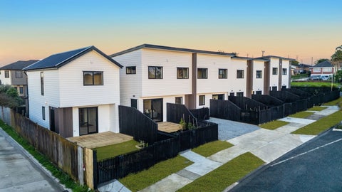 2/1 Duggan Avenue, Mangere, Auckland