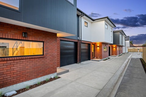 4/200 Main North Road, Redwood, Christchurch
