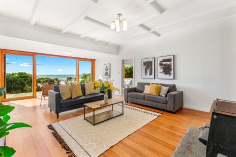 106 The Parade, Paekakariki