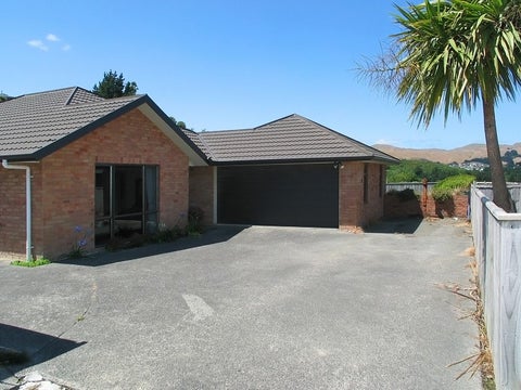 6 Fiordland Place, Aotea, Porirua