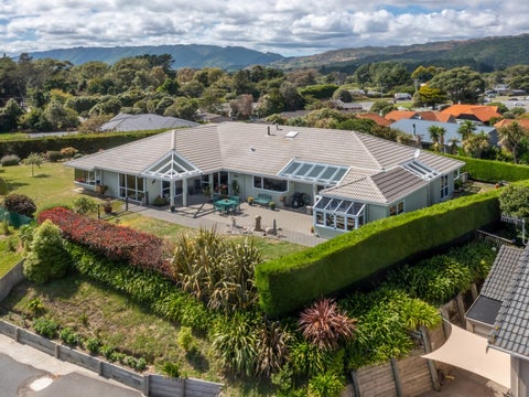 236 Mazengarb Road, Paraparaumu