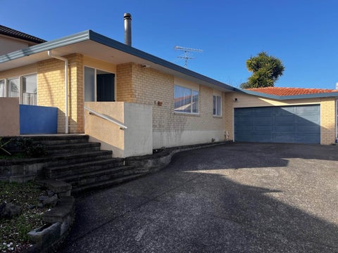 22 Bay Street, Red Beach, Red Beach