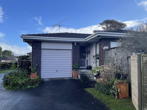 1/18 Dianne-Louise Drive, Half Moon Bay, Auckland