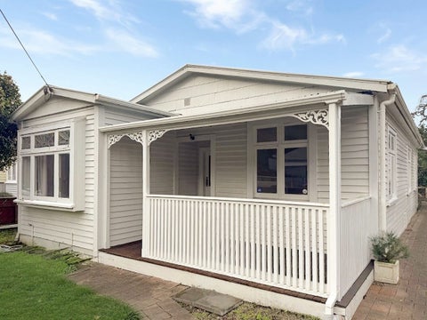 22 Riddlers Crescent, Petone, Lower Hutt