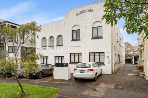 8/5 Sarawia Street, Newmarket, Auckland