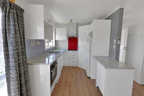2/6 Main road, Wainuiomata, Lower Hutt