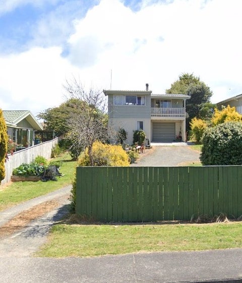 16 Robert Mckeen Street, Otaki Beach, Otaki